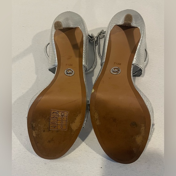 MICHAEL KORS Metallic Silver Snake Embossed Buckle Strap Stiletto Heel Size 7.5 - Picture 10 of 10